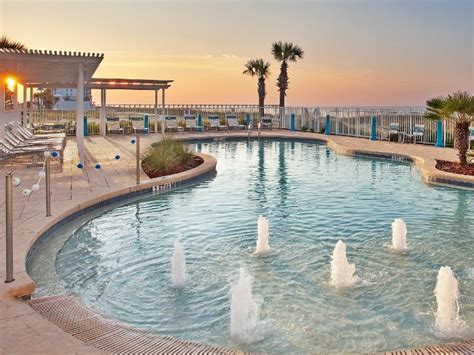 7 Paw-some Hotels in Pensacola, FL, for a Furry Getaway