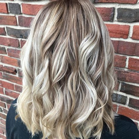 7 Stunning Styles for Blonde Hair with Brown Lowlights in 2023