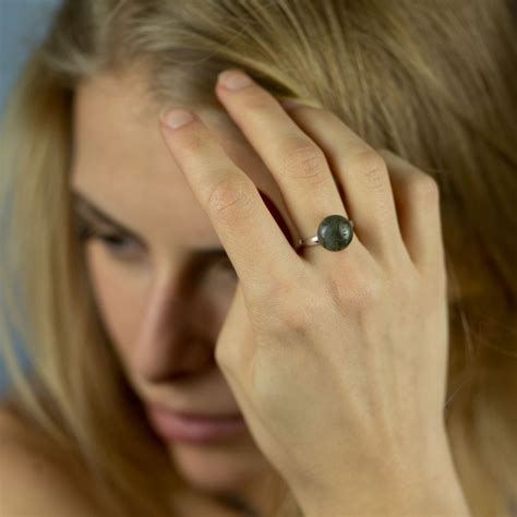 7 Surprising Benefits of Labradorite Rings You Never Knew