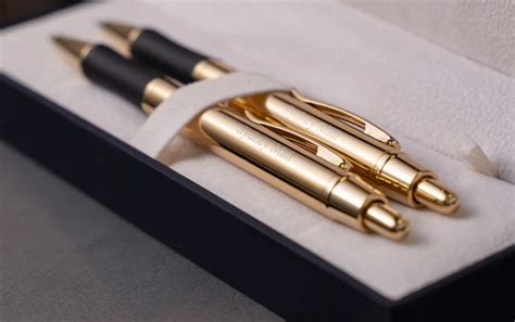 7 Unbelievable Pens with Crystals: A Luxurious Writing Experience