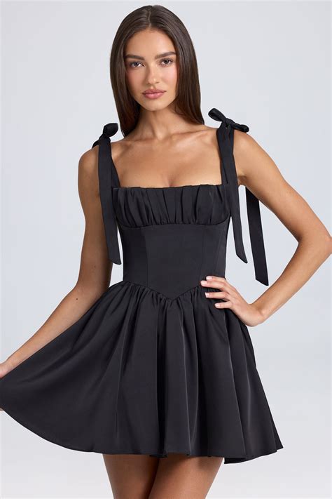 70+ Corset Black Dress Options That'll Make You the Belle of the Ball