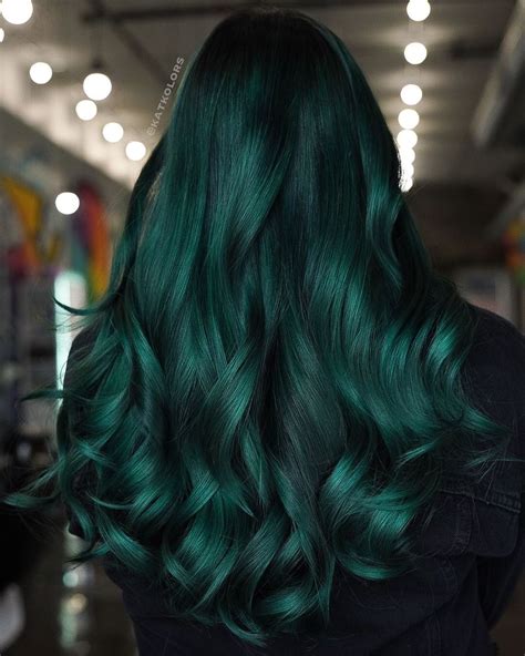 75 Astonishing Dark Green Hair Styles for an Enchanting Transformation