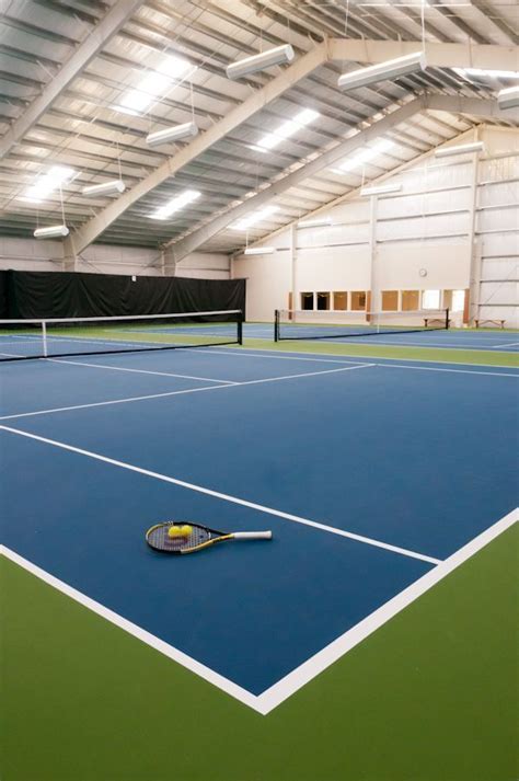 8 state-of-the-art indoor tennis courts: