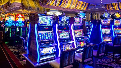 900 slot machines