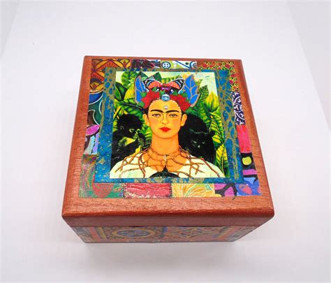 A Box of Frida Kahlo Stationary and Decorative Box Reader