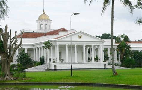 A Brief History of the Istana