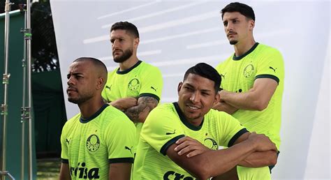 A Camisa Verde Limão do Palmeiras: Um Símbolo de Orgulho, Tradição e Paixão