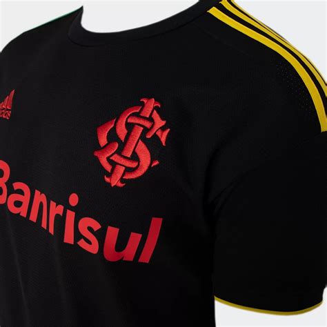 A Camisa do Internacional: Um Símbolo de Paixão e Glória