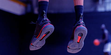 A Complete Guide to Choosing the Perfect Kids Basketball Shoes: Performance, Comfort, and Style