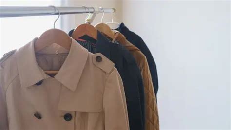 A Comprehensive Guide to Washing a Down Coat: Maintaining Warmth and Longevity