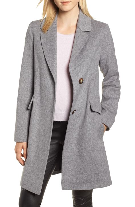 A Comprehensive Guide to Wool Blend Coats for Women: Timeless Elegance and Comfort