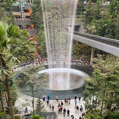 A Comprehensive Guide to the Jewel Changi Airport Waterfall