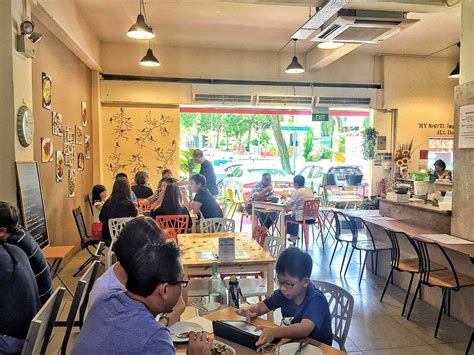 A Culinary Adventure: Exploring the Delights of Jalan Jurong Kechil Food