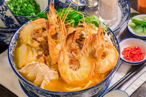 A Culinary Masterpiece: Ingredients of Da Shi Jia's Big Prawn Mee