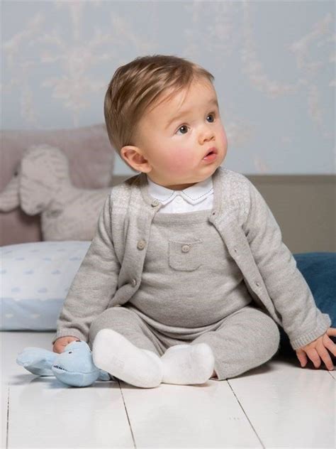 A Escolha Perfeita: Roupa de Batismo para Meninos, um Momento Inesquecível