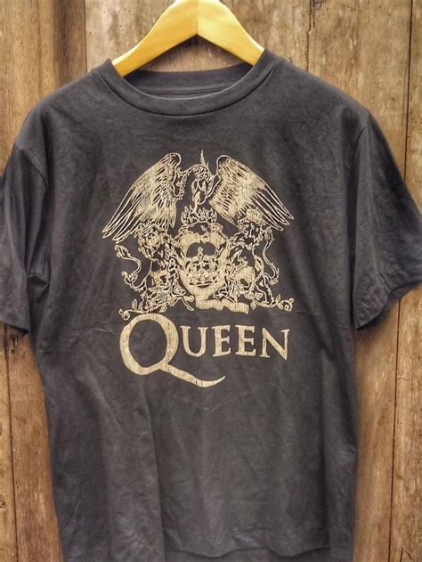 A Fashion Phenomenon: Vintage Queen Band T-Shirts in the Modern Era