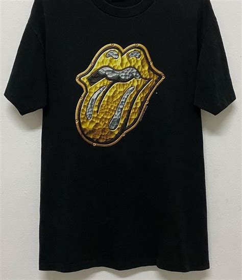 A Global Phenomenon: The Popularity of Rolling Stones Tour Shirts