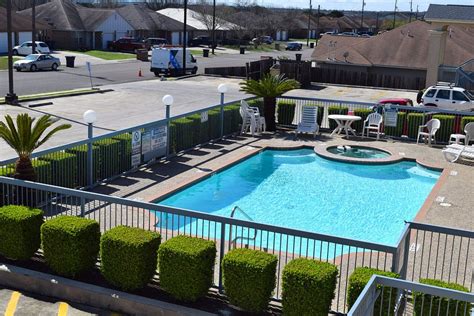 A Haven of Comfort and Convenience: Your Room at America’s Best Value Inn San Antonio TX