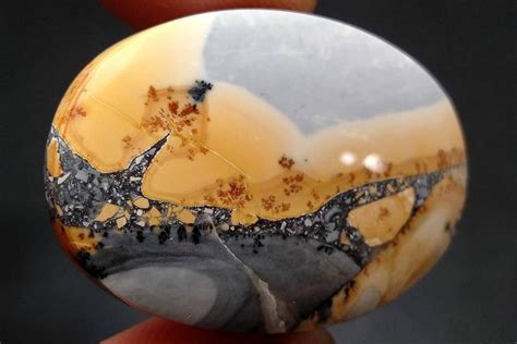 A Journey Through Jasper Agate's Origins and Composition