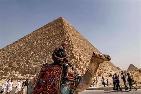 A Legacy of Excellence: The Great Pyramids of Giza