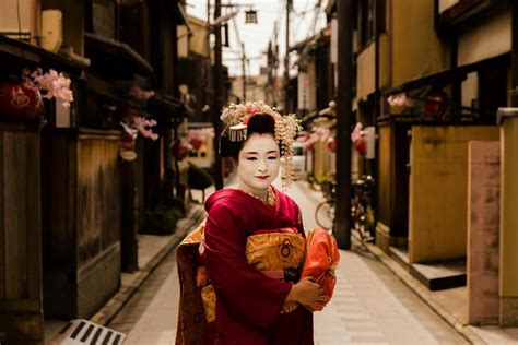 A Living History of Geisha Tradition