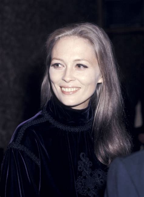 A Look into Faye Dunaway's Acting Career