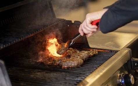 A Parrilla Churrasqueira: Um Guia Completo para Churrasqueiros Encantadores