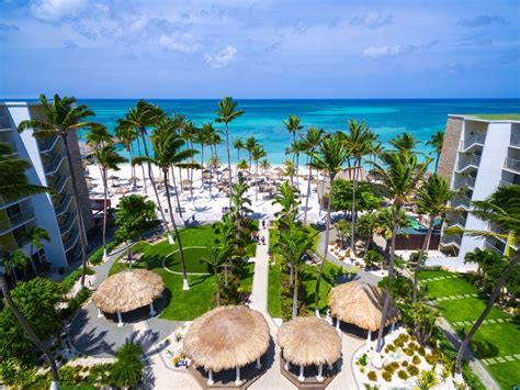 A Picturesque Getaway: Holiday Inn Resort Aruba - Beach Resort & Casino