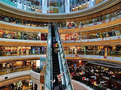 A Shopping Paradise with Over 500 Stores