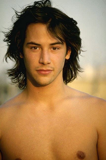 A Sight to Behold: Keanu's Shirtless Appeal