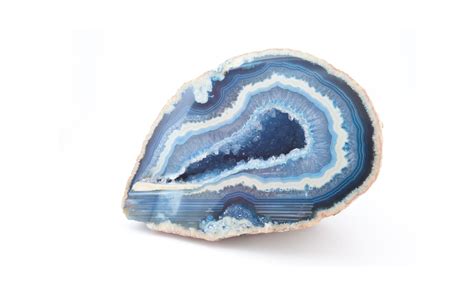 A Tapestry of Tranquility: The Calming Properties of Blue Agate