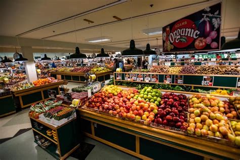 A Thriving Town, a Beloved Grocery Store