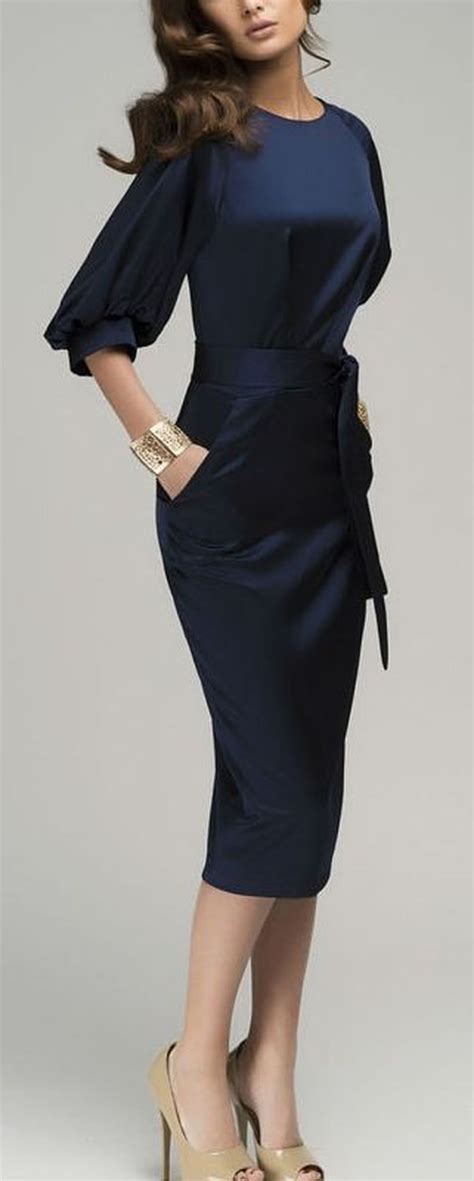 A Timeless Classic: Embracing the Elegance of Women's Blue Formal Dresses