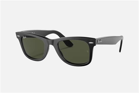 A Timeless Classic: Rediscovering the Enduring Legacy of the Old Wayfarer Ray-Ban