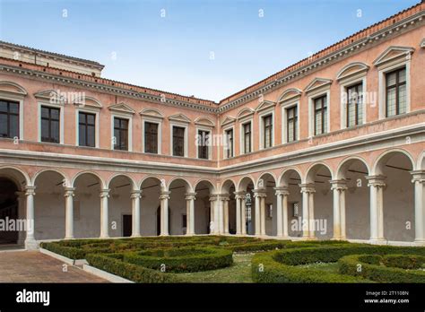 A Timeless Elegance: Unveiling the Architectural Marvel