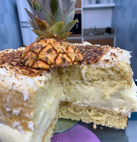 A Torta de Abacaxi: Delicioso, Refrescante e Versátil