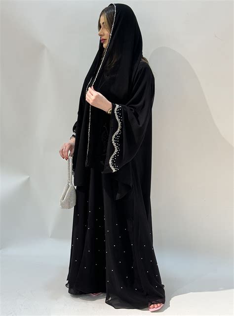 Abayas: A Timeless Classic