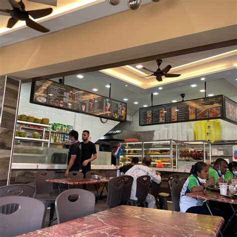 Adam's Corner Seafood Restaurant Pte Ltd: A Seafood Haven