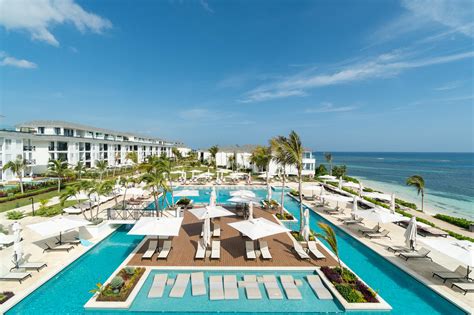 Adult-Only Caribbean Paradise: Your All-Inclusive Escape in 2025