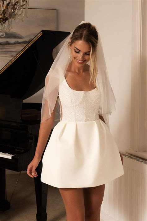 Advantages of Bridal Dresses Mini: