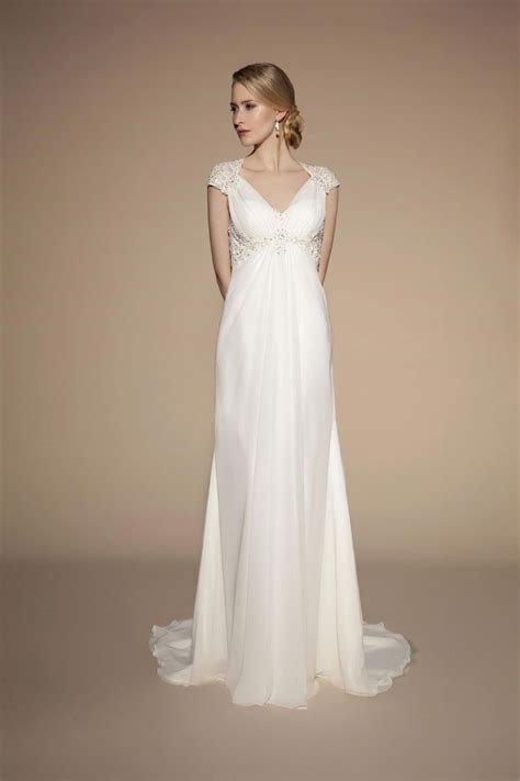 Advantages of Empire Waist Wedding Dresses