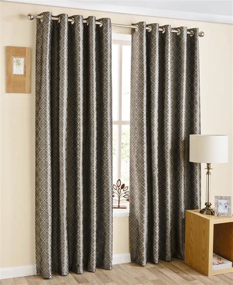 Advantages of Ready-Made Curtains