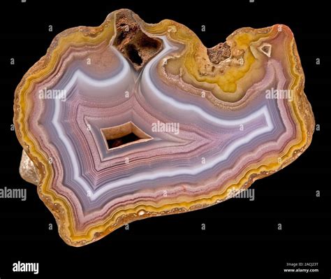 Agate: A Rainbow of Concentric Bands