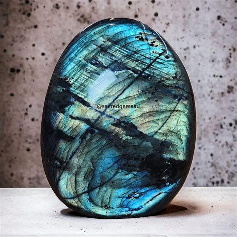 Agate Blue: The Alluring Gemstone with Celestial Nuances