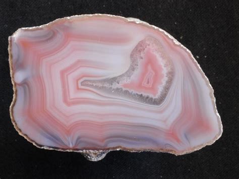 Agate Stone Pink: A Comprehensive Guide to Its Unique Beauty and Applications