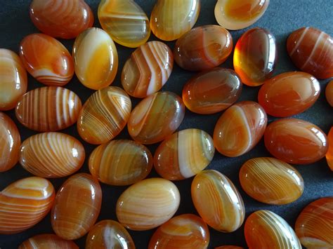 Agate and Jasper: Nature's Colorful Gemstones