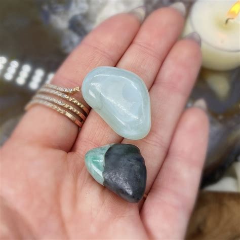 Agate and Jasper: The Gemstone Duo for Jewelry, Art, and Healing