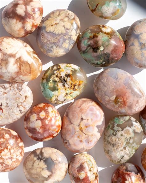 Agate with Crystals: The Ultimate Stone for Healing, Protection, and Personal Growth