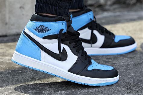 Air Jordan 1 "UNC"