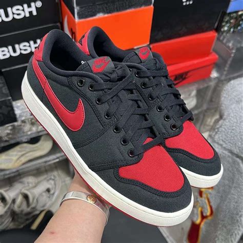 Air Jordan 1 Bred Low